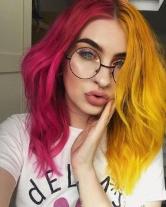 Cabelo colorido de duas cores