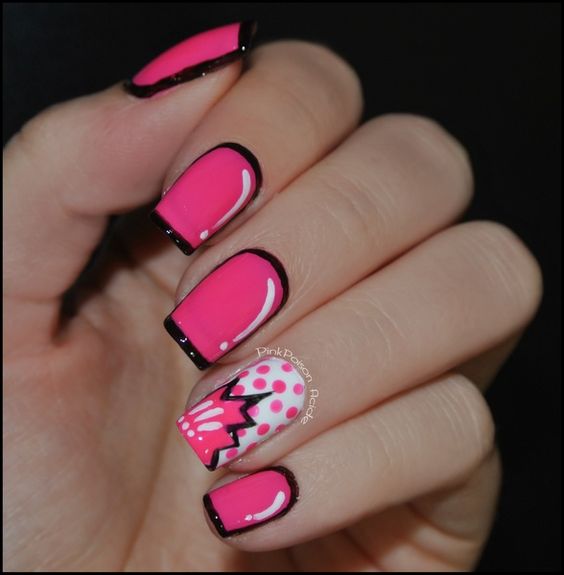 Rosa baseada nas histórias em quadrinhos - unhas decoradas em rosa