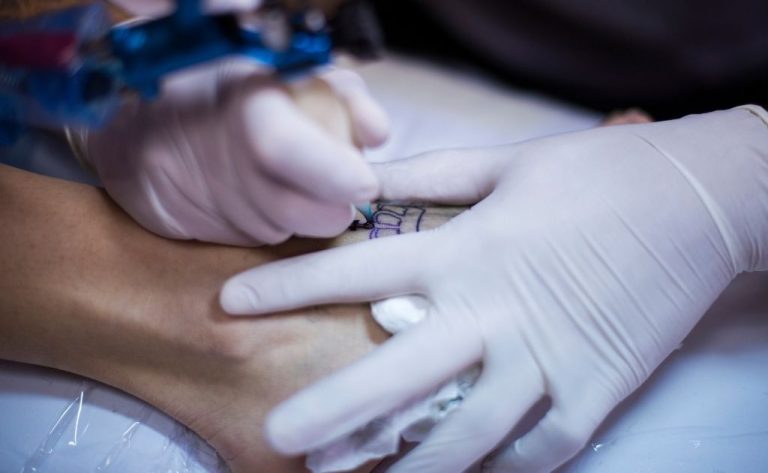 tatuagem no pé