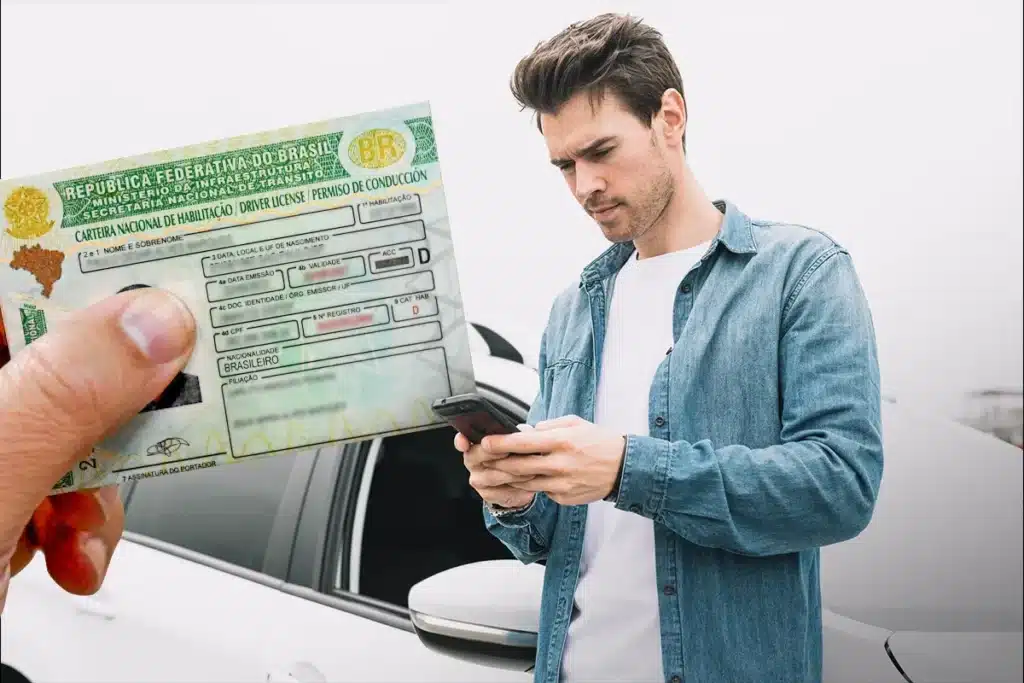 Novas Regras da CNH 2025: Entenda as Mudanças e o Impacto no Acesso à Habilitação Homem casual consultando o celular ao lado de um carro, enquanto uma Carteira Nacional de Habilitação (CNH) ampliada é mostrada em primeiro plano, ilustrando as novas propostas para a CNH 2025.