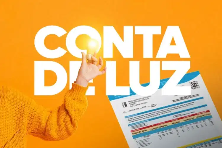 Imagem de uma conta de luz com destaque para o título 'Conta de Luz' e uma lâmpada acesa sendo segurada por uma pessoa, com fundo laranja.