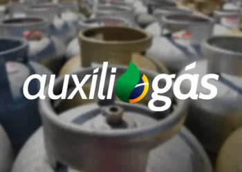 Pagamento do Auxílio Gás em fevereiro? Descubra se você vai receber 6 Botijões de gás de cozinha e o logo do programa Auxílio Gás, ilustrando o acesso ao benefício para famílias de baixa renda.