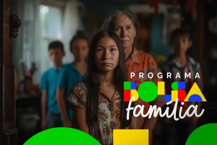 Bolsa Família: famílias com cadastro vencido há 24 meses perderão benefício definitivamente 1 Família reunida, com destaque para uma jovem, com a logo do Programa Bolsa Família ao lado.