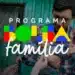 Quando cai o Bolsa Família em maio de 2026? Confira o calendário oficial completo 12 Pai segura bebê no colo com mãe ao lado, logo colorido do Programa Bolsa Família em destaque.