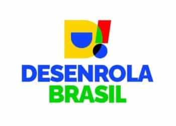 Logo do Desenrola Brasil sobre dinheiro e calculadora representando renegociação de dívidas